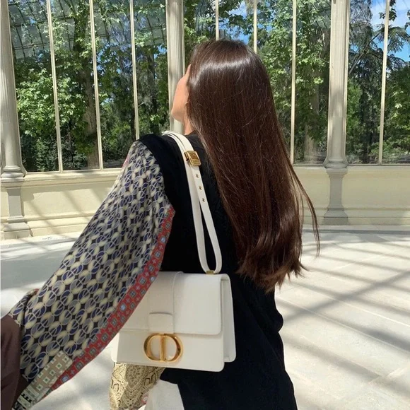 Dior 30 Montaigne - Picture 13 of 16